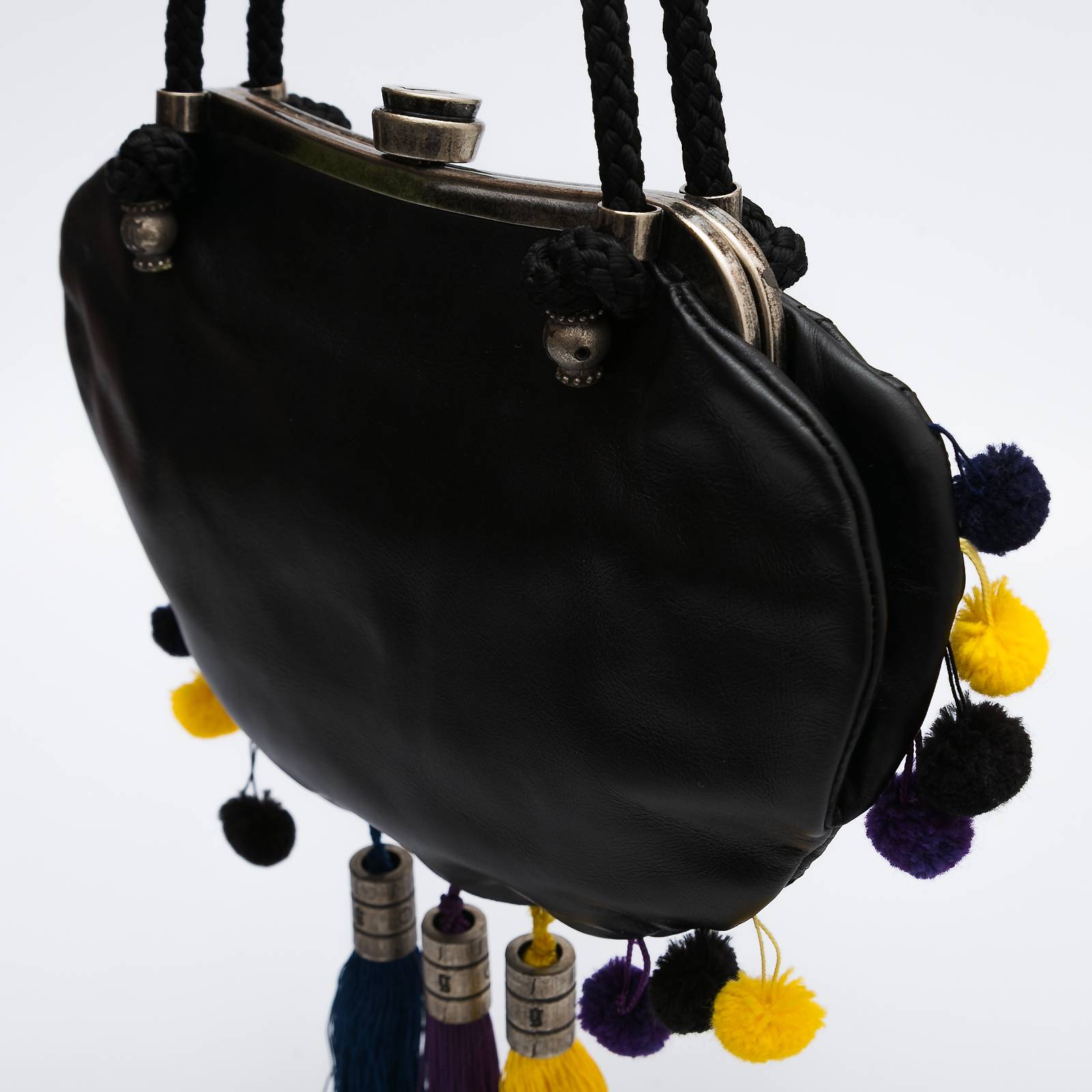 Сумка черного цвета Galliano - фото из каталога магазина брендовой одежды Second Friend Store Сумка Galliano - купить оригинал в секонд-хенде SFS - 6