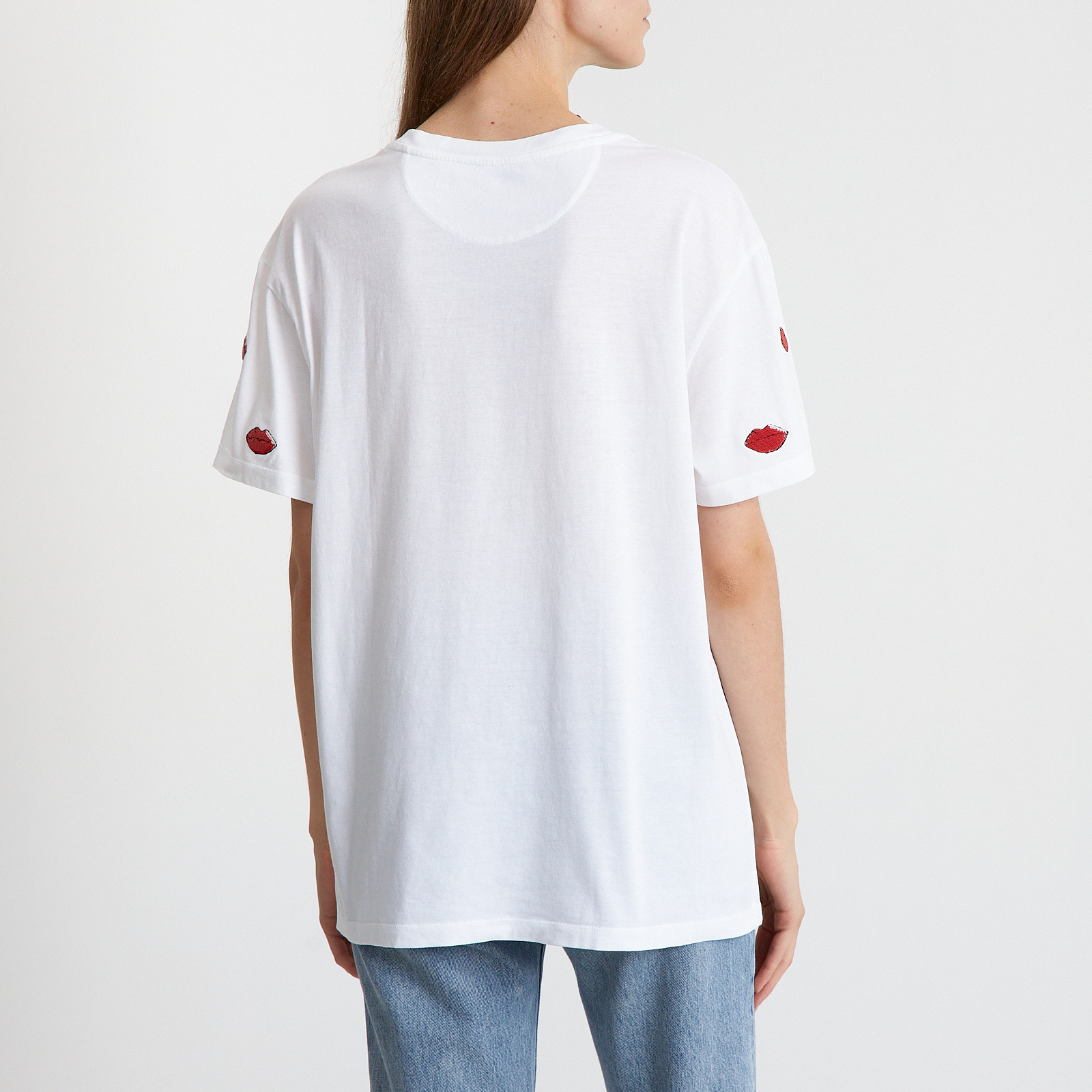 Футболка белого цвета Valentino - фото из каталога магазина брендовой одежды Second Friend Store Футболка Valentino - купить оригинал в секонд-хенде SFS - 3