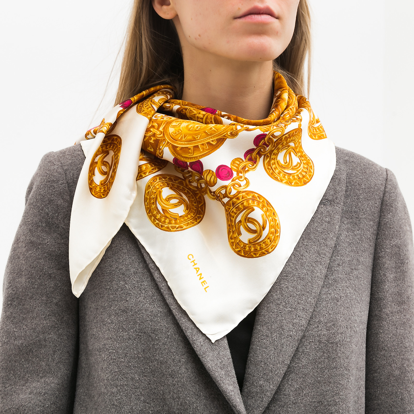 Платок Chanel - купить оригинал в секонд-хенде SFS - 2