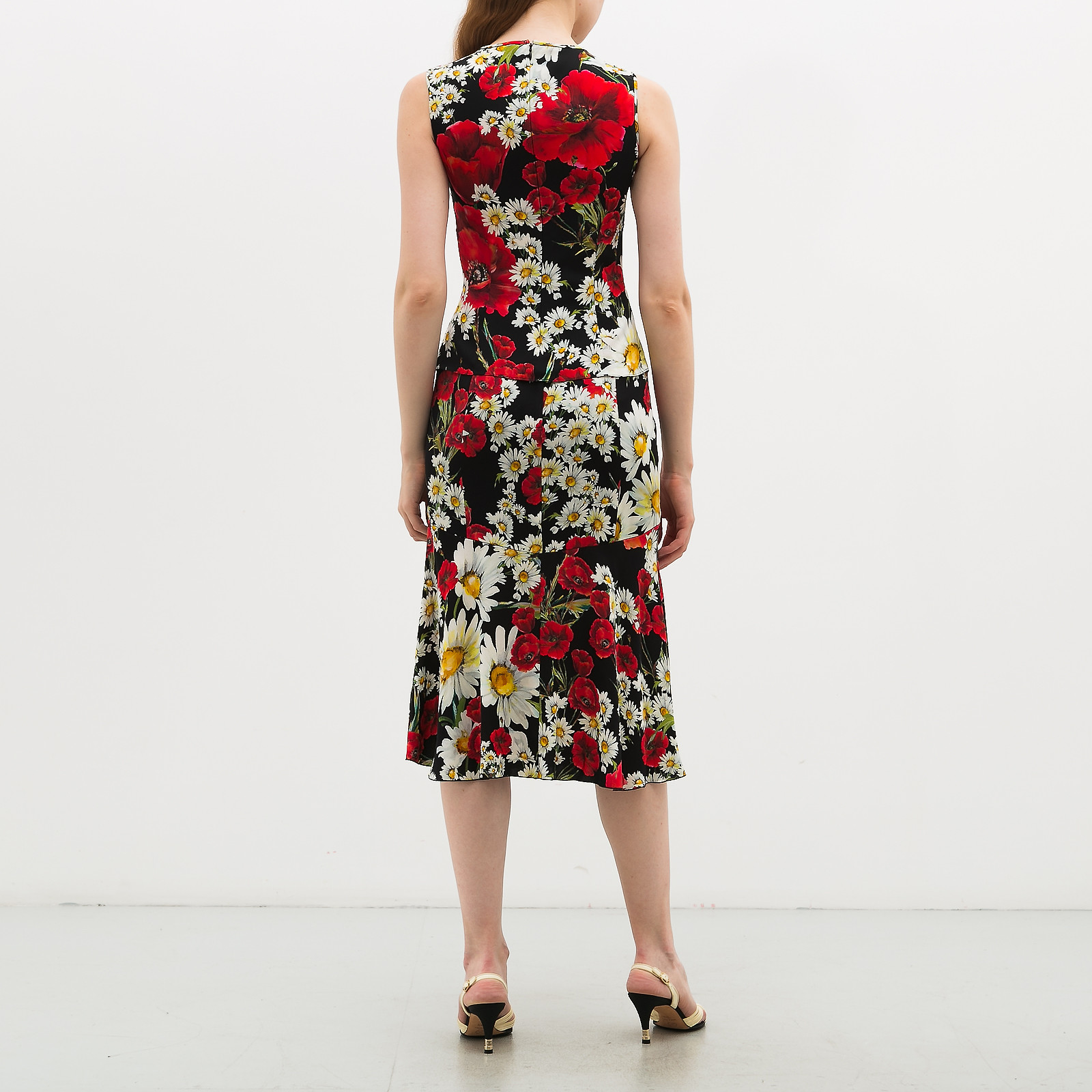 Костюм черного цвета Dolce&Gabbana - фото из каталога магазина брендовой одежды Second Friend Store Костюм Dolce&Gabbana - купить оригинал в секонд-хенде SFS - 2