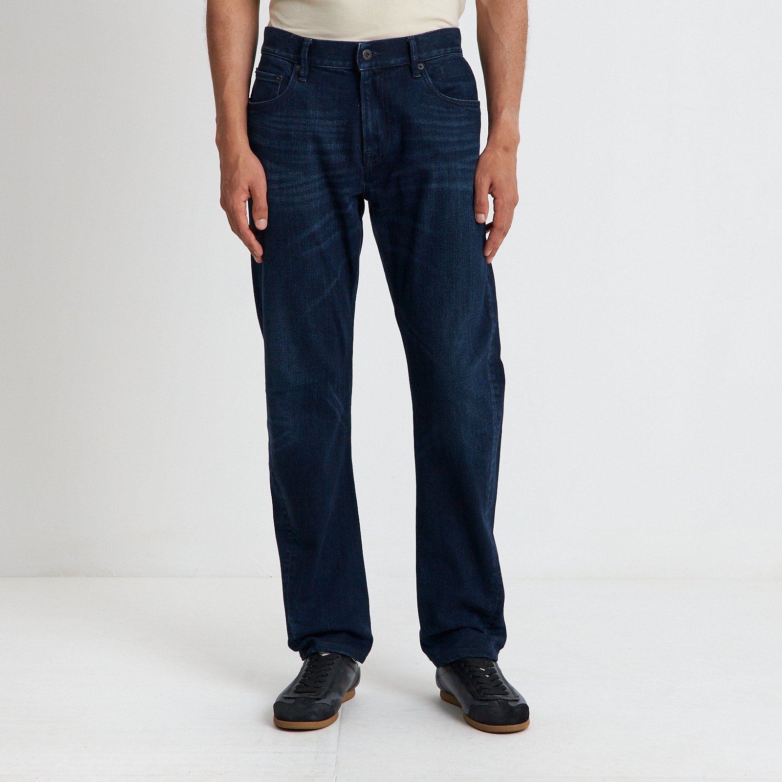 Джинсы синего цвета Stone Island - фото из каталога магазина брендовой одежды Second Friend Store Джинсы Stone Island - купить оригинал в секонд-хенде SFS - 1