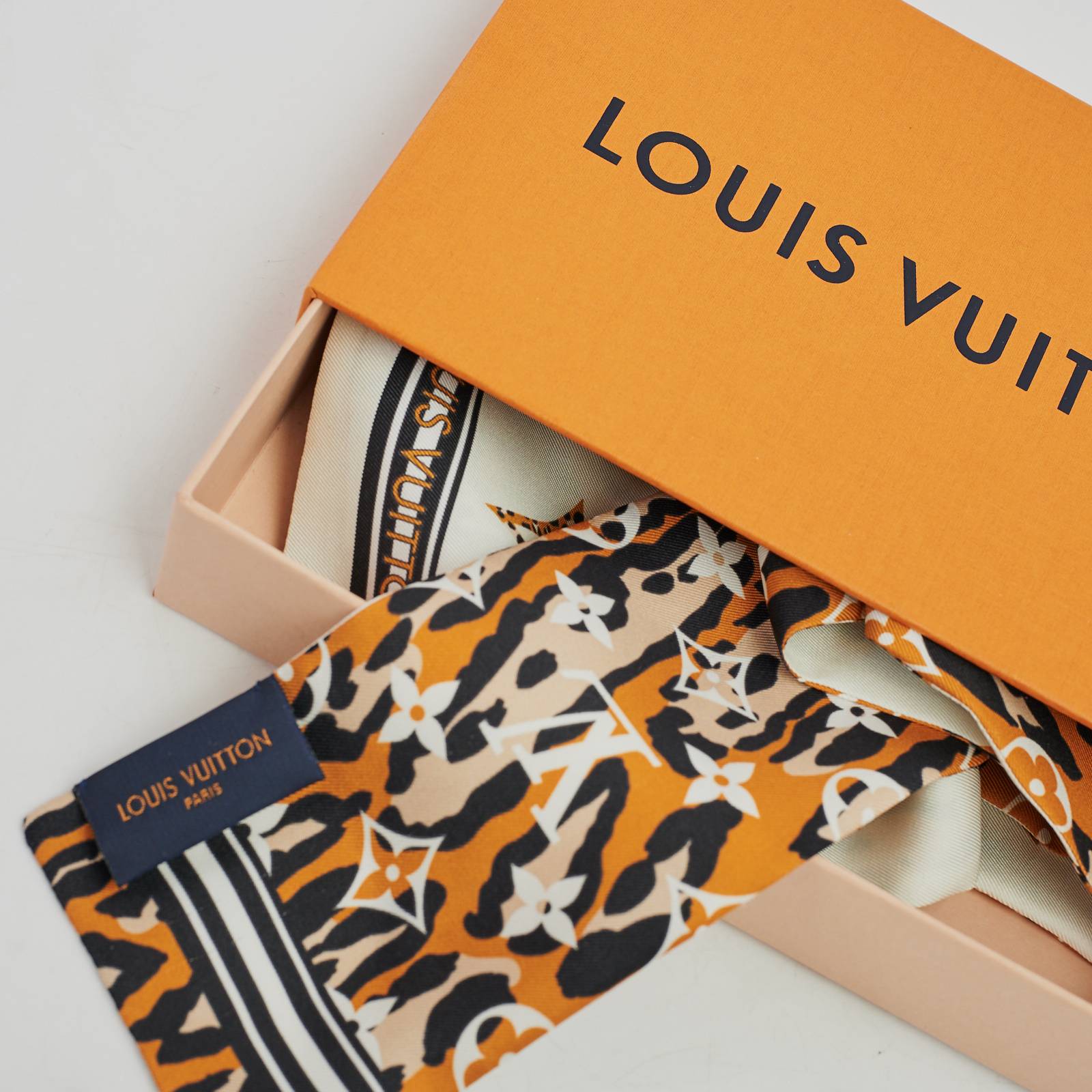 Повязка Louis Vuitton - купить оригинал в секонд-хенде SFS