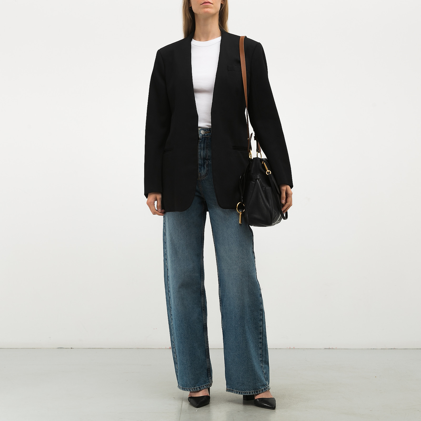 Пиджак черного цвета Celine - фото из каталога магазина брендовой одежды Second Friend Store Пиджак Celine - купить оригинал в секонд-хенде SFS - 2