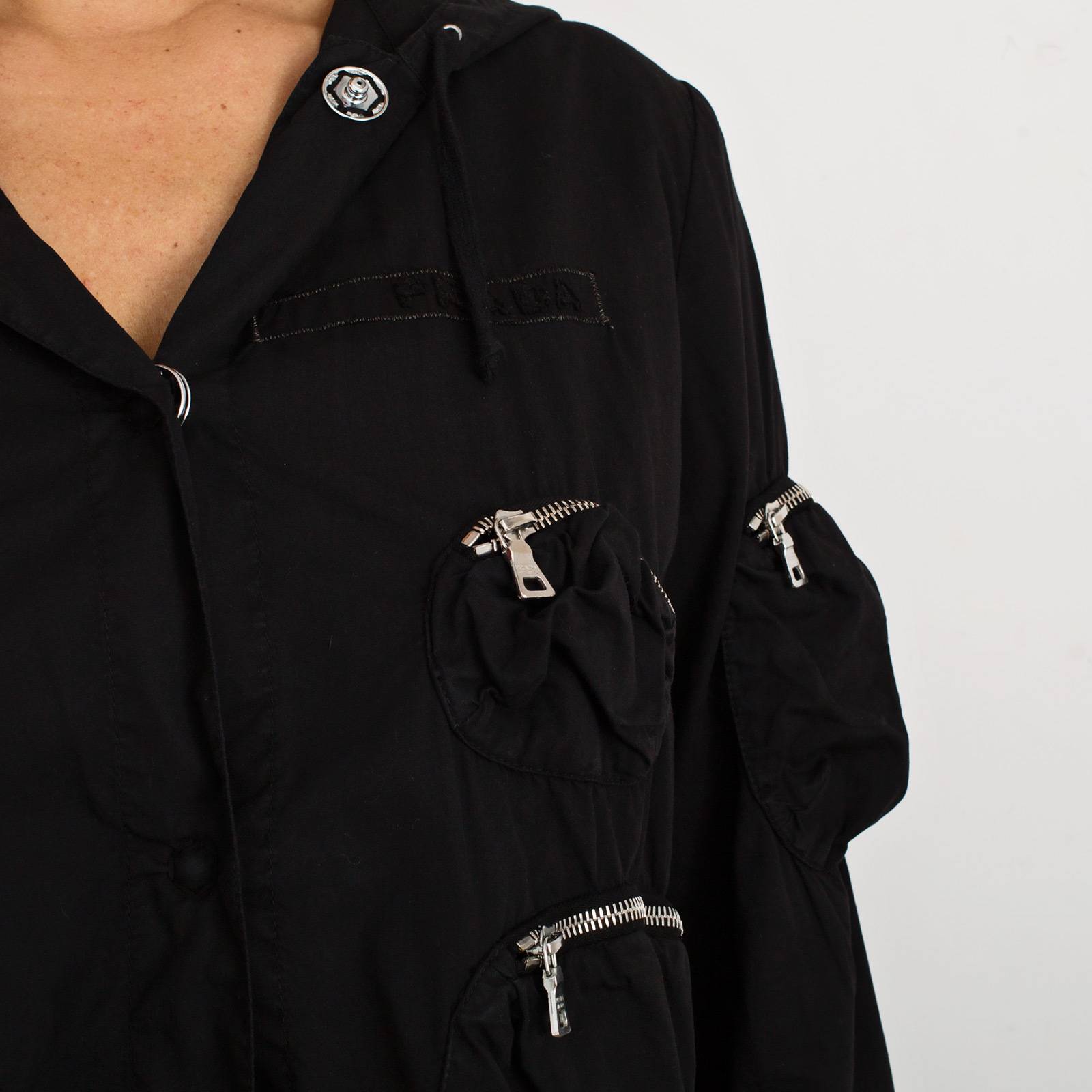 Куртка Prada - купить оригинал в секонд-хенде SFS