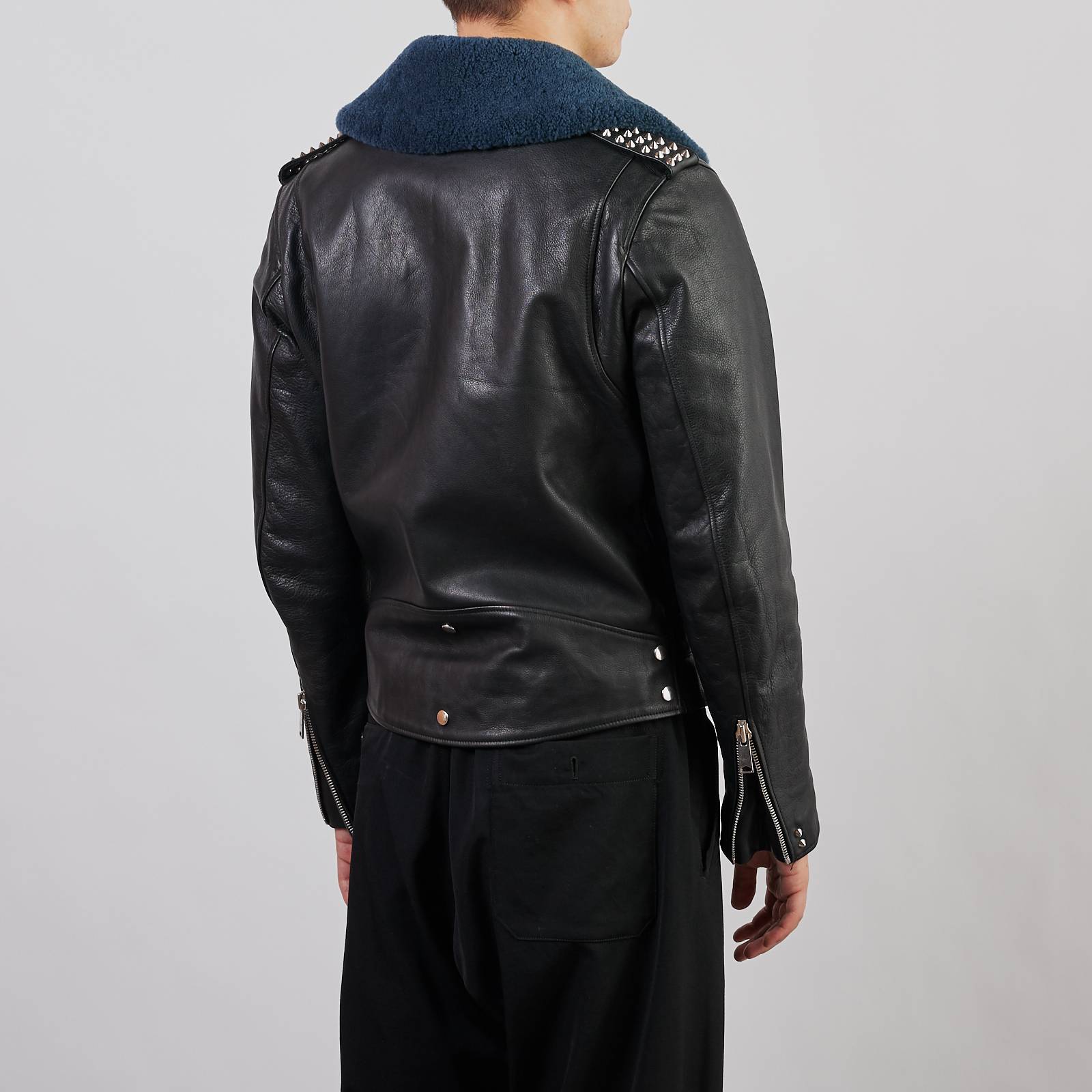 Кожаная куртка Sandro - купить оригинал в секонд-хенде SFS
