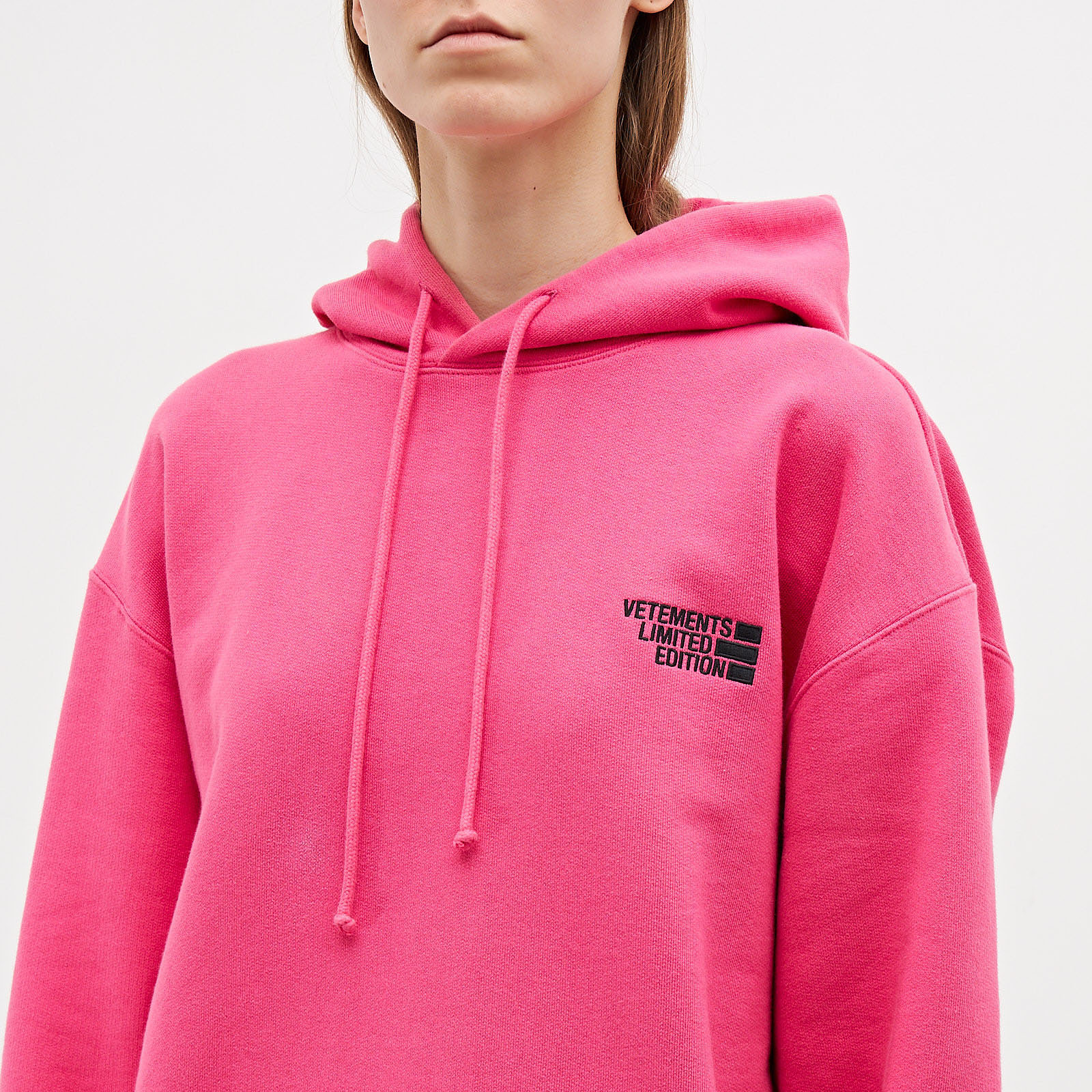 Худи розового цвета Vetements - фото из каталога магазина брендовой одежды Second Friend Store Худи Vetements - купить оригинал в секонд-хенде SFS - 4