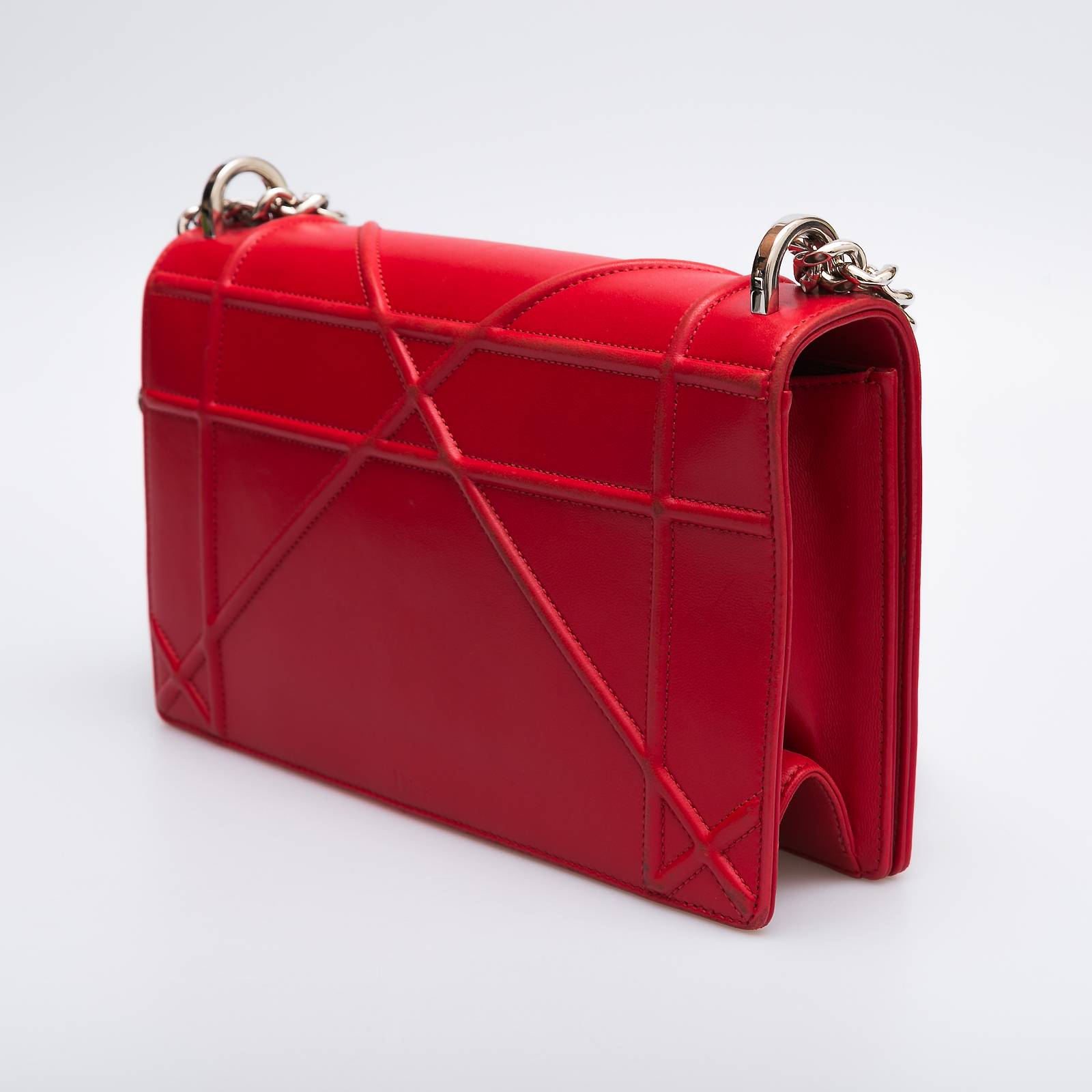 Сумка красного цвета Christian Dior - фото из каталога магазина брендовой одежды Second Friend Store Сумка Christian Dior - купить оригинал в секонд-хенде SFS - 3