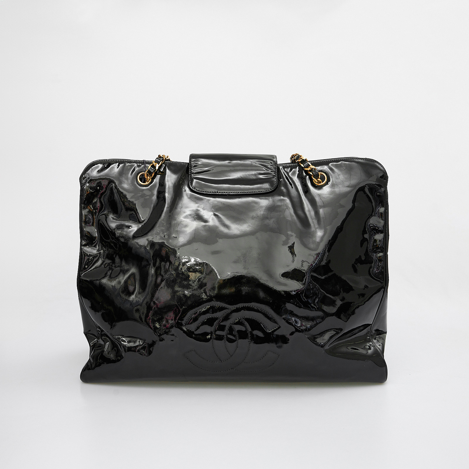 Сумка  черного цвета Chanel - фото из каталога магазина брендовой одежды Second Friend Store Сумка Chanel - купить оригинал в секонд-хенде SFS - 3