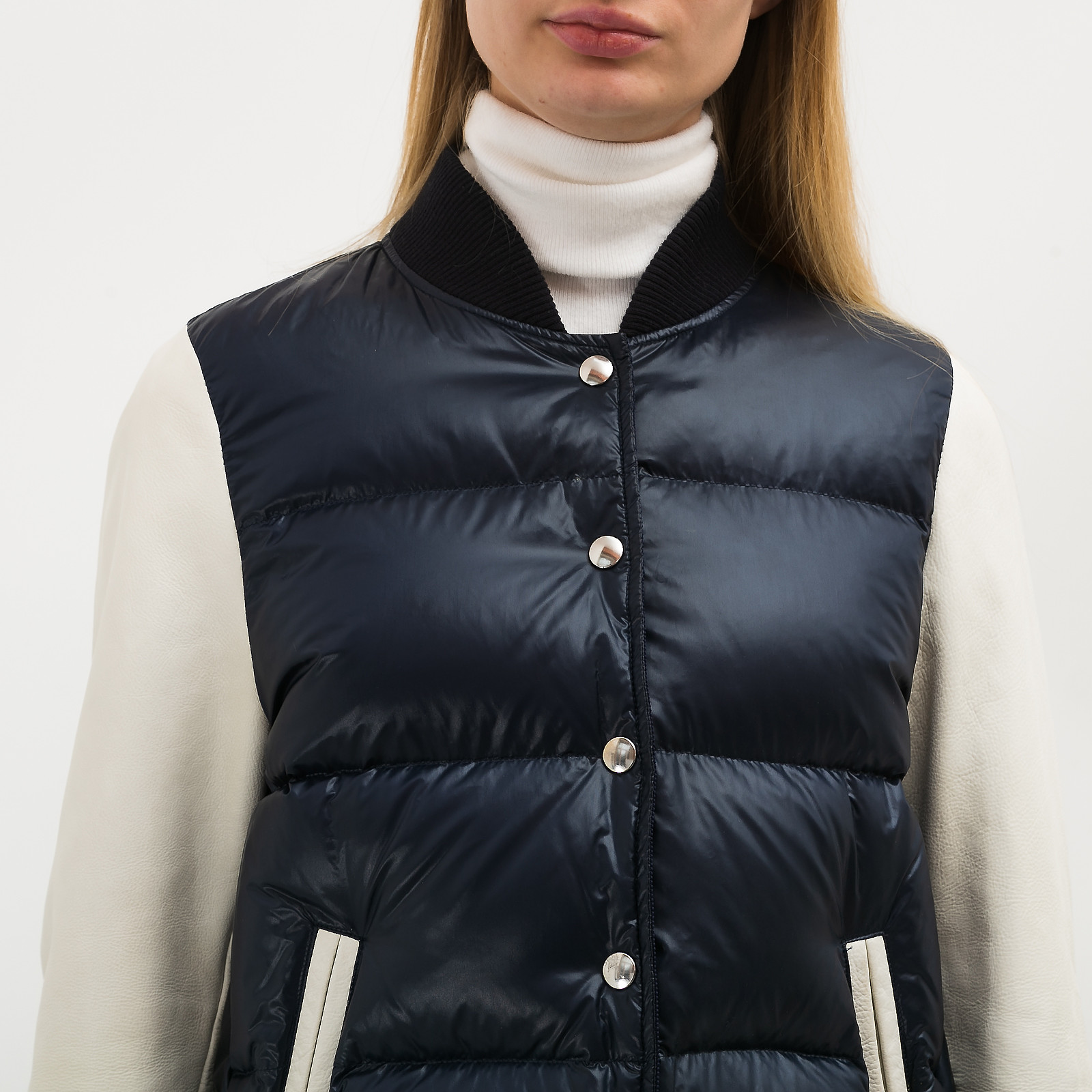 Куртка  синего цвета Sacai - фото из каталога магазина брендовой одежды Second Friend Store Куртка Sacai - купить оригинал в секонд-хенде SFS - 3