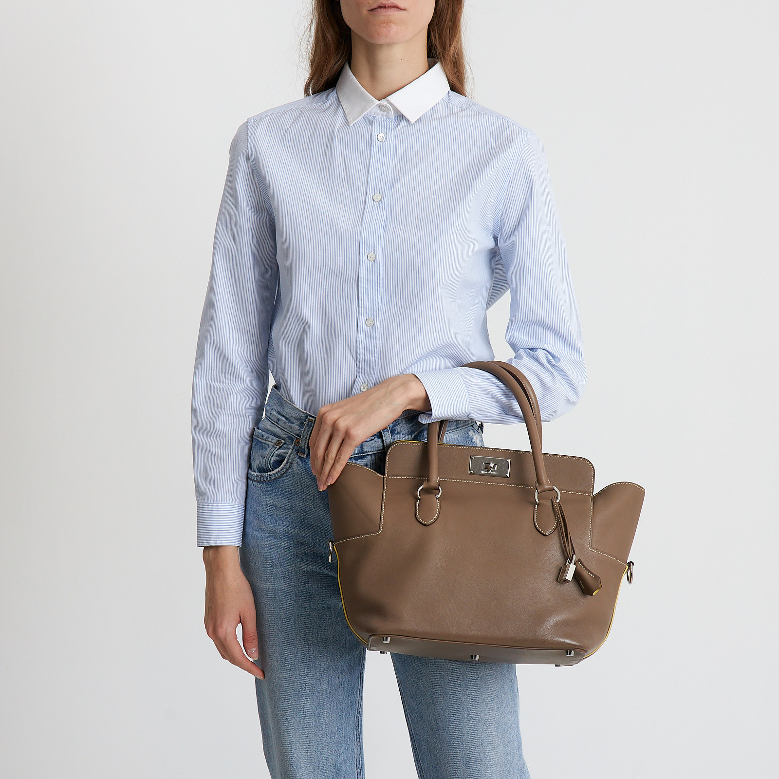 Сумка бежевого цвета Hermes - фото из каталога магазина брендовой одежды Second Friend Store Сумка Hermes - купить оригинал в секонд-хенде SFS - 2