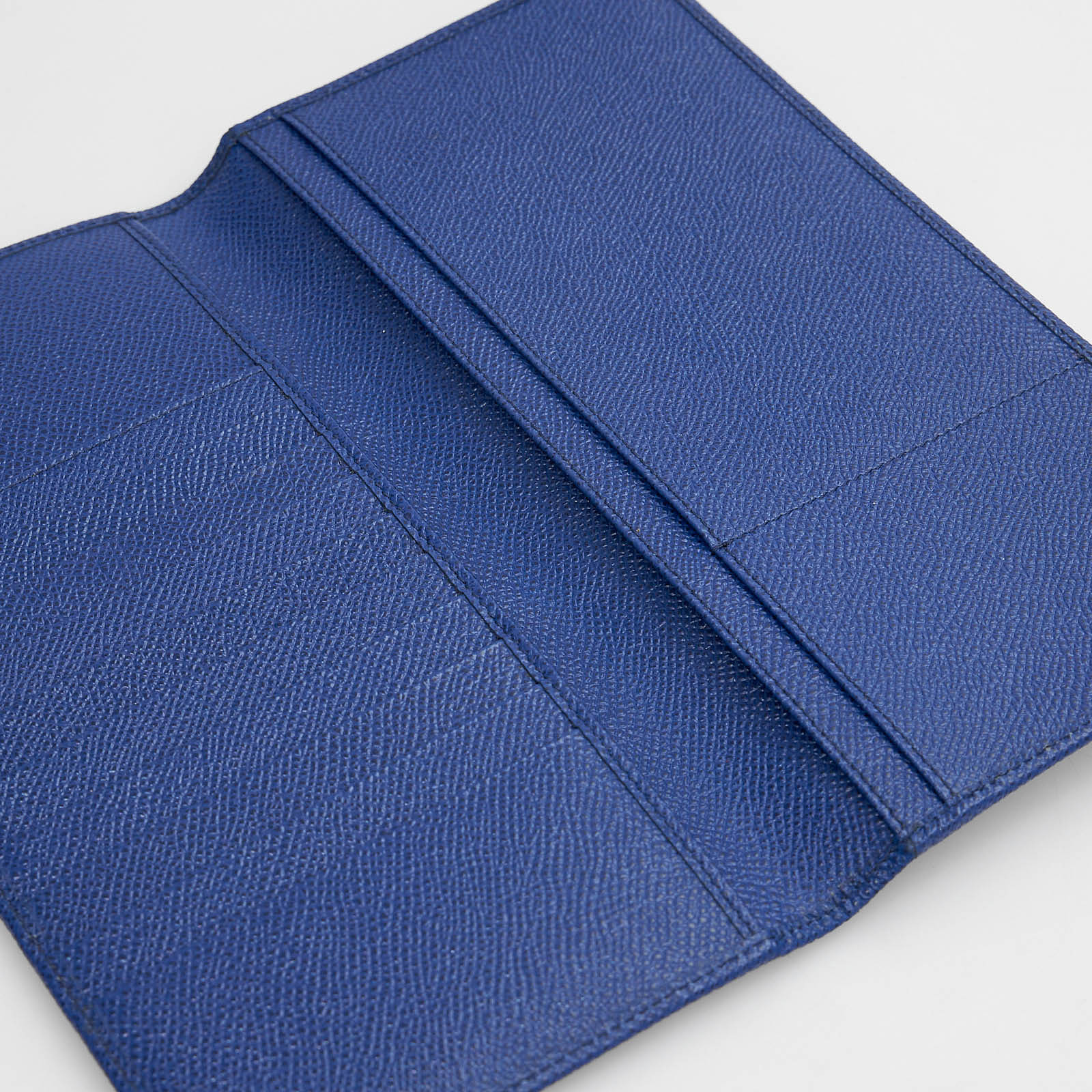 Кошелек синего цвета Dolce&Gabbana - фото из каталога магазина брендовой одежды Second Friend Store Кошелек Dolce&Gabbana - купить оригинал в секонд-хенде SFS - 4