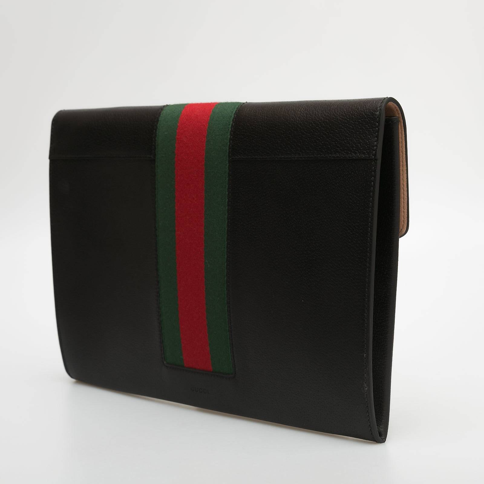 Клатч черного цвета Gucci - фото из каталога магазина брендовой одежды Second Friend Store Клатч Gucci - купить оригинал в секонд-хенде SFS - 2