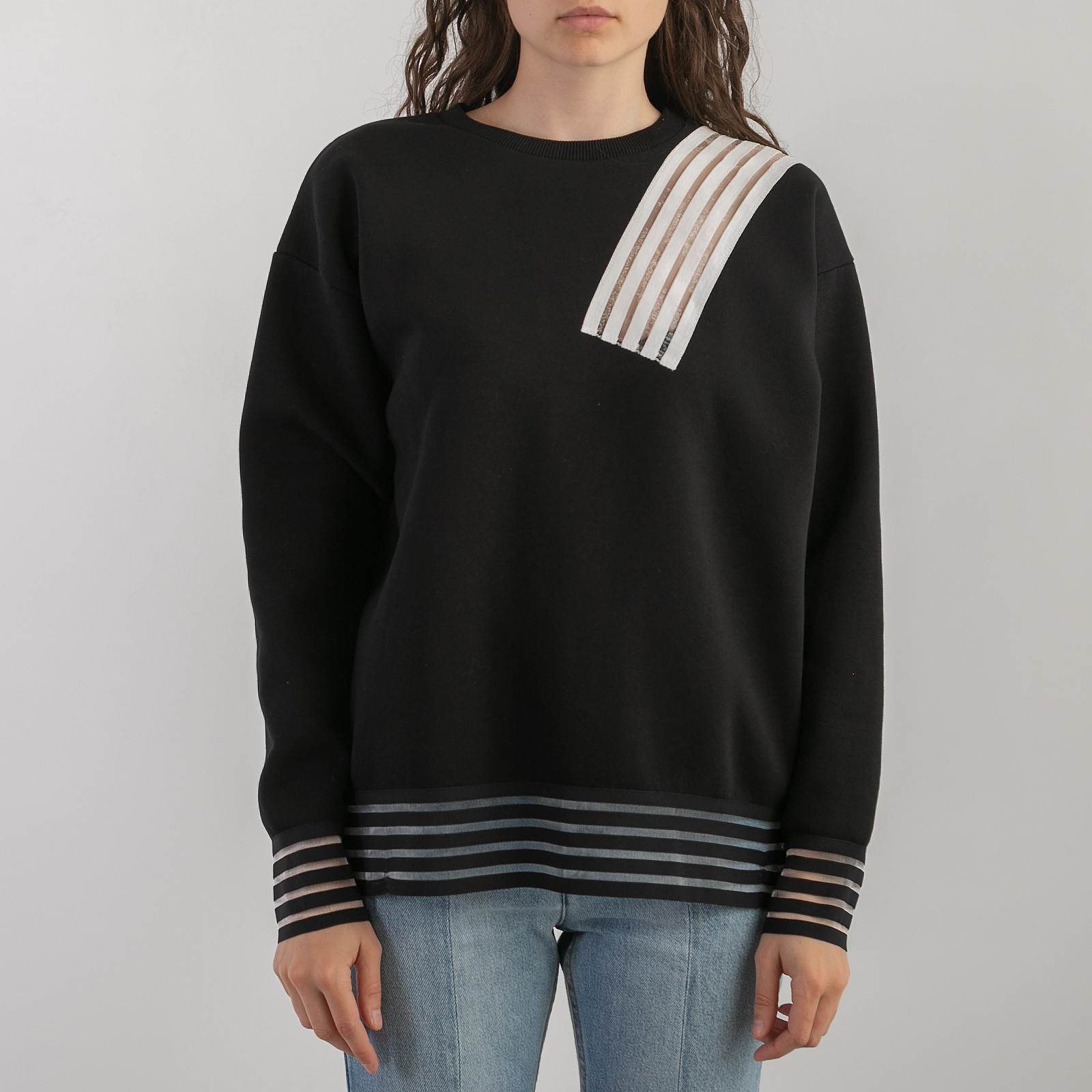 Свитшот черного цвета Christopher Kane - фото из каталога магазина брендовой одежды Second Friend Store Свитшот Christopher Kane - купить оригинал в секонд-хенде SFS - 1