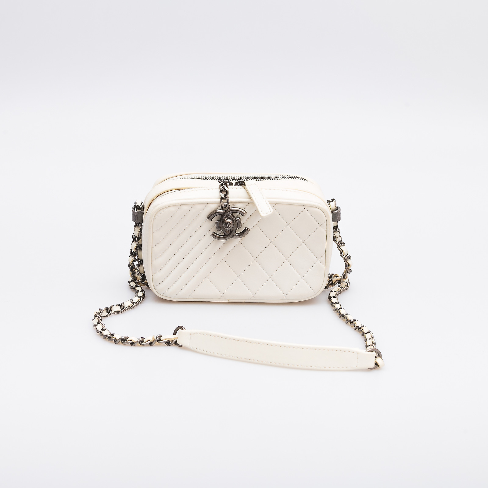 Сумка Chanel - купить оригинал в секонд-хенде SFS - 1