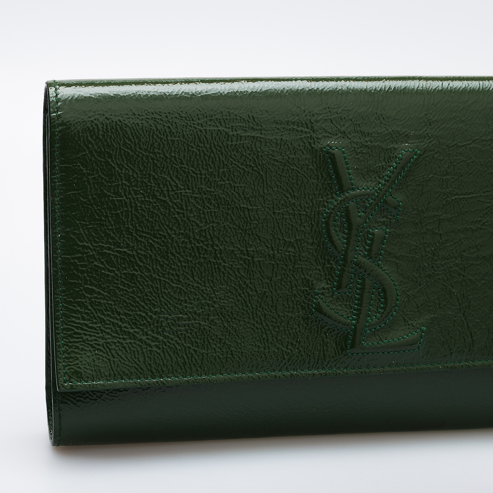 Клатч зеленого цвета Yves Saint Laurent - фото из каталога магазина брендовой одежды Second Friend Store Клатч Yves Saint Laurent - купить оригинал в секонд-хенде SFS - 5
